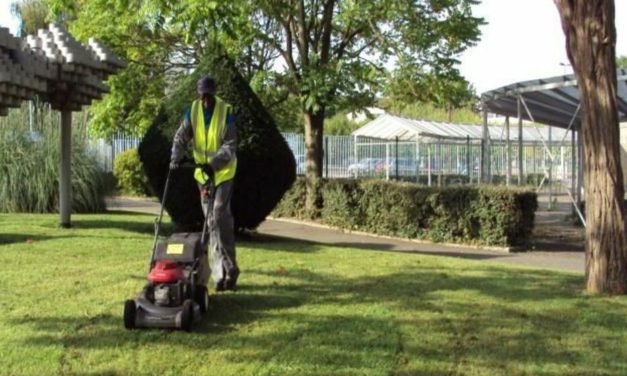 Condamnés à des travaux d’intérêt général, ces jeunes sont formés à un métier dans le Val-d’Oise